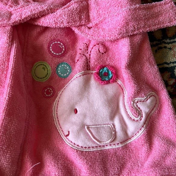 ◽️CARTER’S: Girl 0-9 months adorable pink bathrobe w/tie, barely worn◽️ - Picture 4 of 8